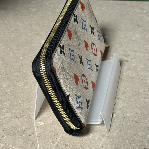 GAME-ON!!! Louis Vuitton White Wallet - Picture 7 of 7